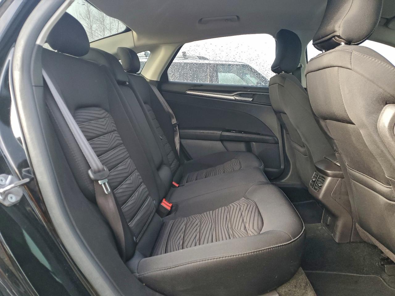 2016 FORD FUSION SE photo 10