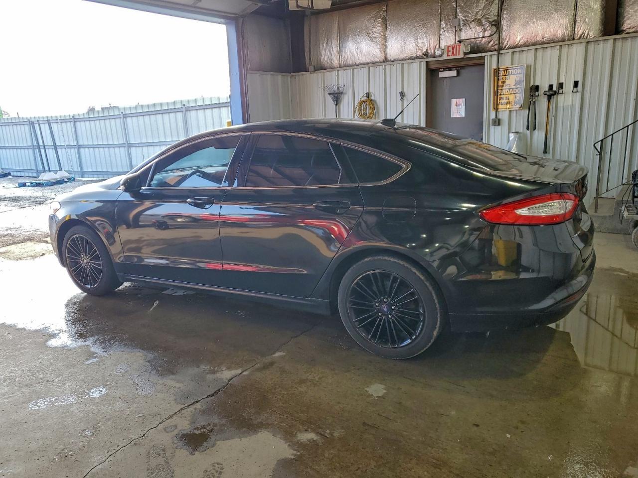 2014 FORD FUSION SE photo 2