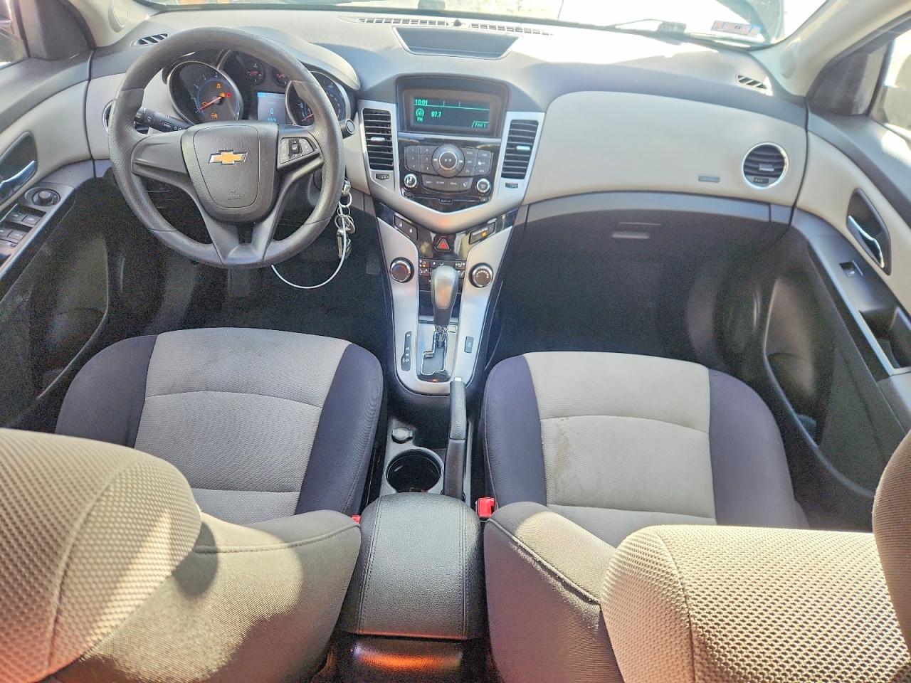 2014 CHEVROLET CRUZE LS photo 8