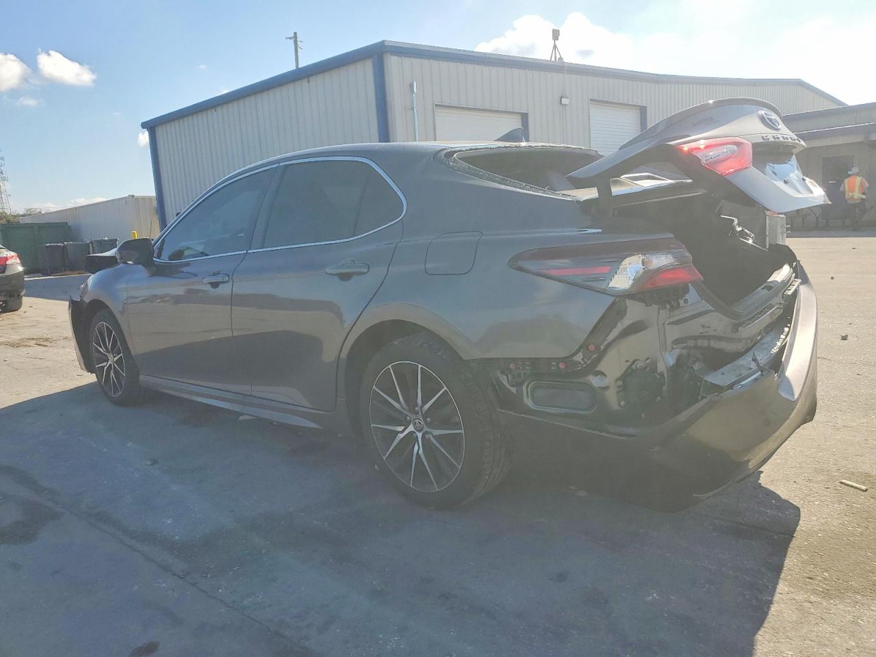 2024 TOYOTA CAMRY SE photo 2