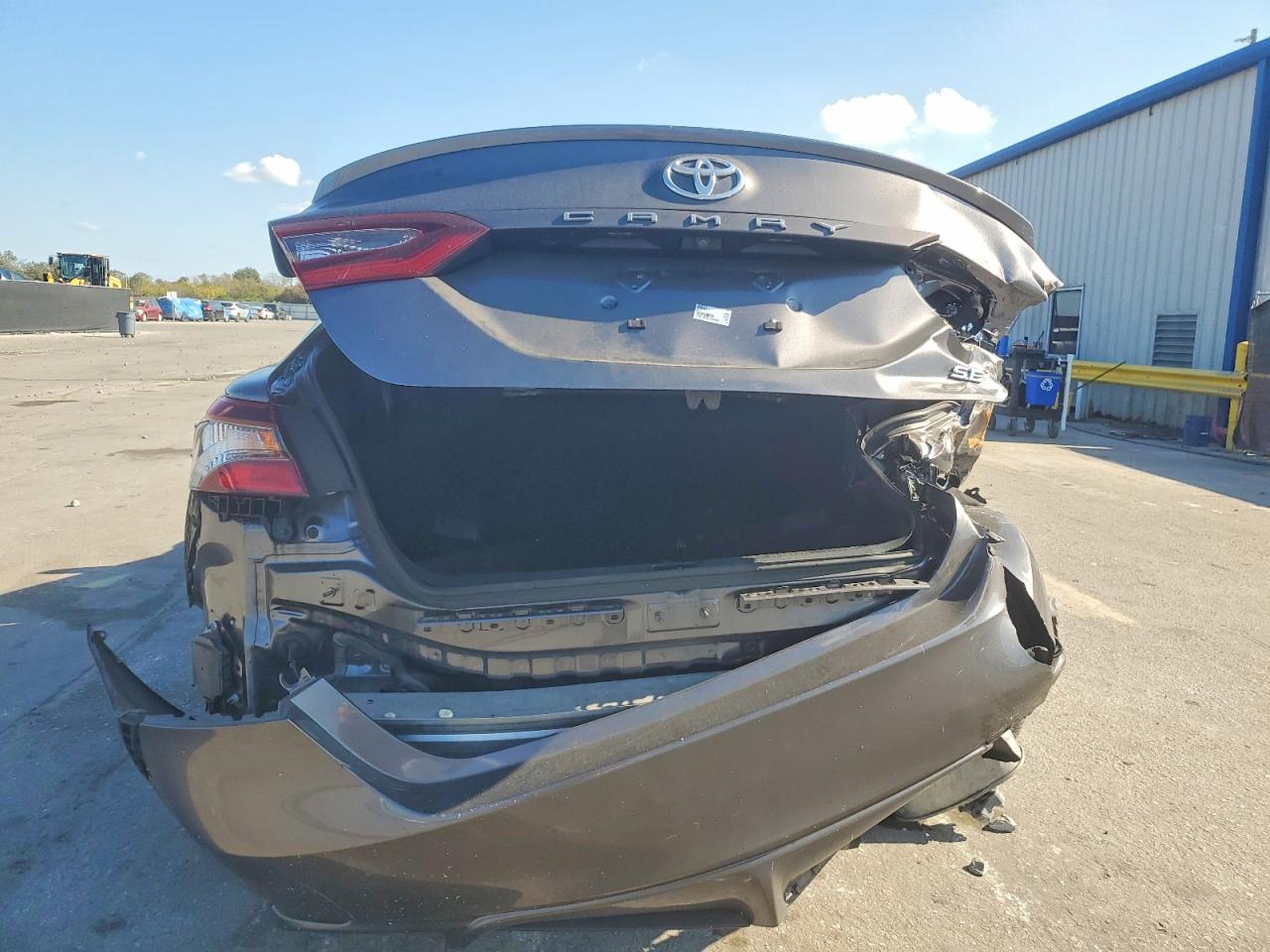 2024 TOYOTA CAMRY SE photo 6