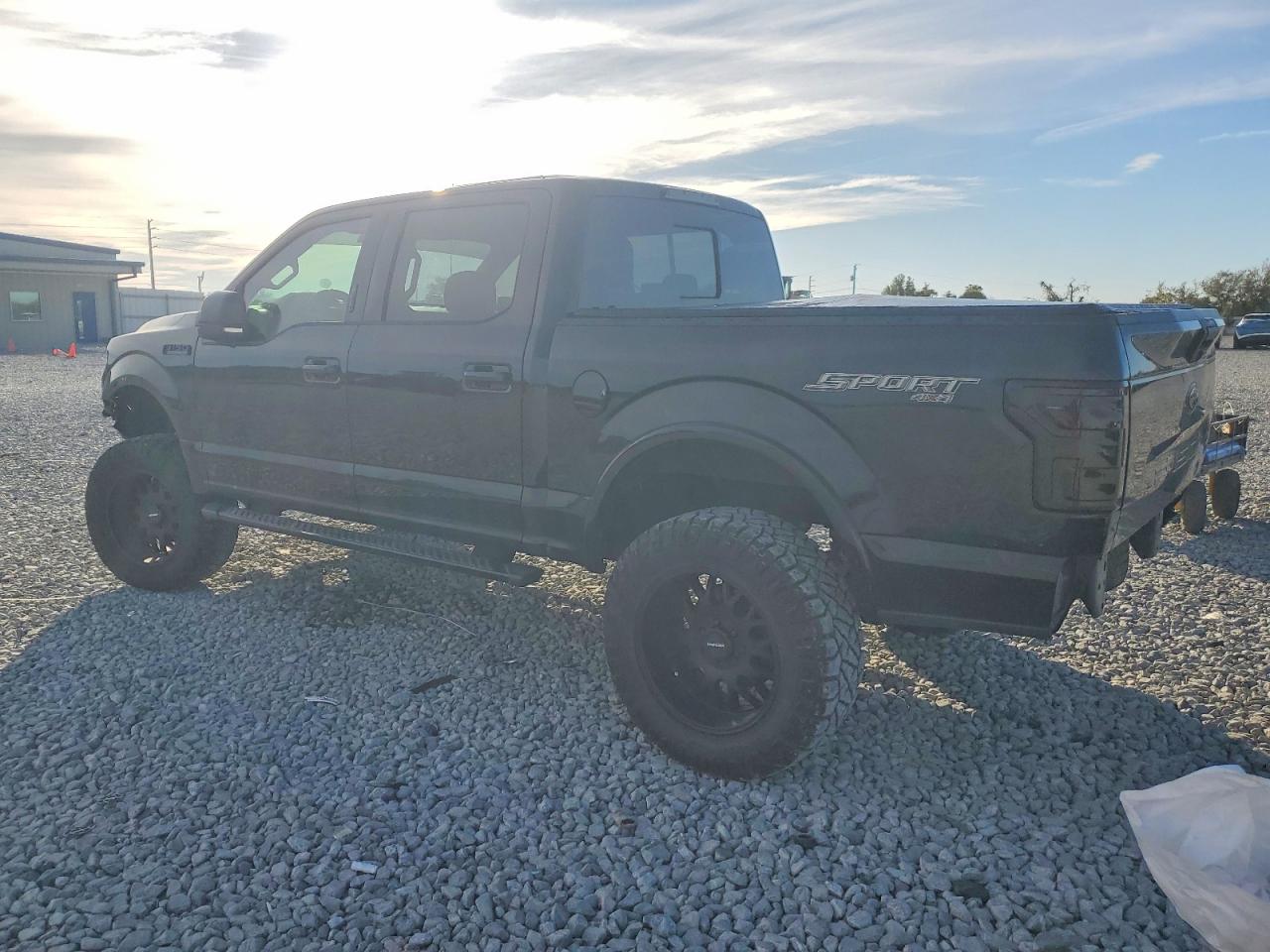 2019 FORD F150 SUPERCREW photo 2