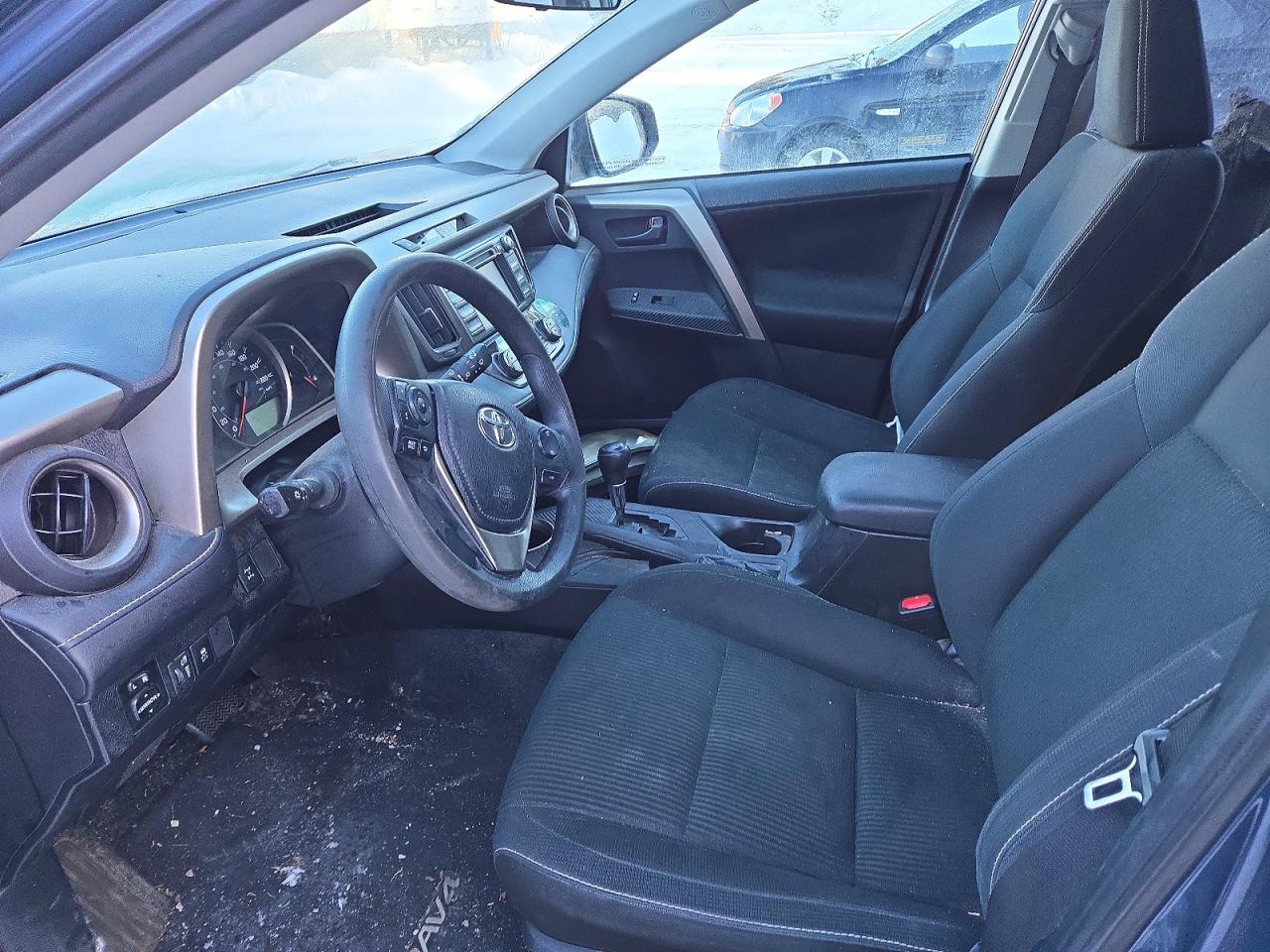 2013 TOYOTA RAV4 XLE photo 13