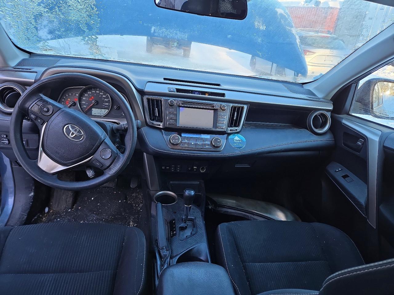 2013 TOYOTA RAV4 XLE photo 15