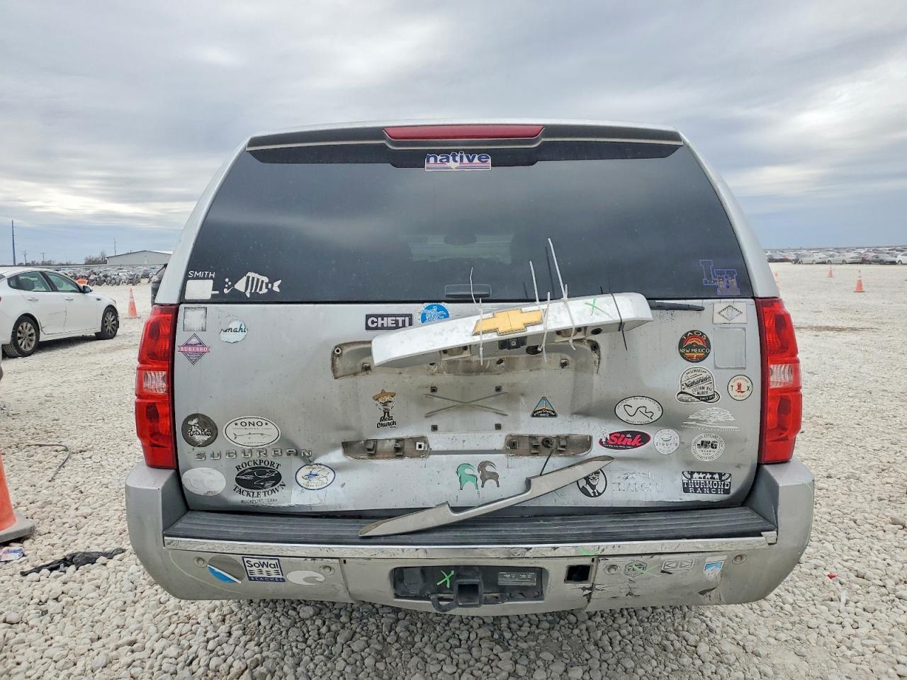 2013 CHEVROLET SUBURBAN K1500 LTZ photo 6