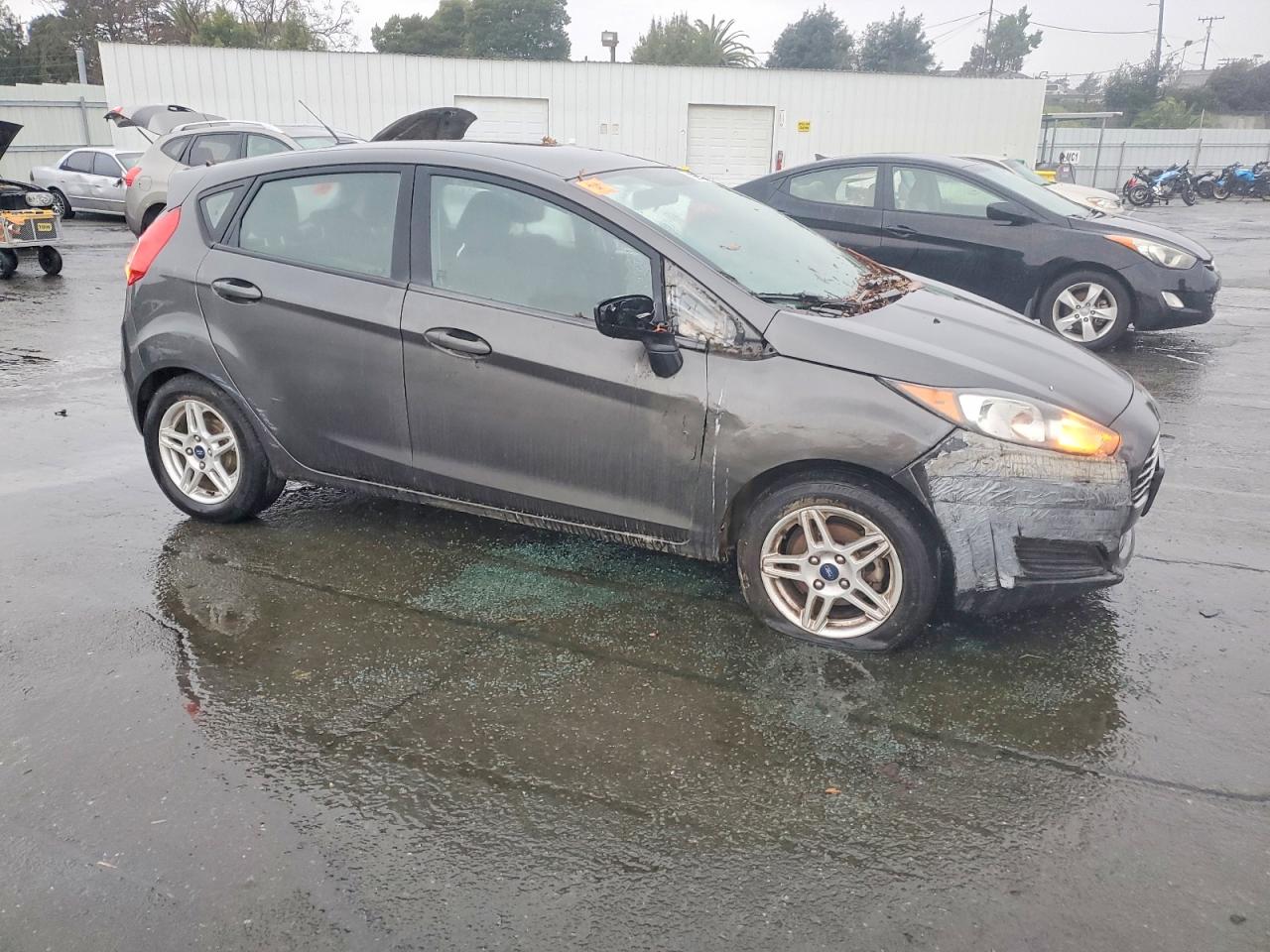2018 FORD FIESTA SE photo 4