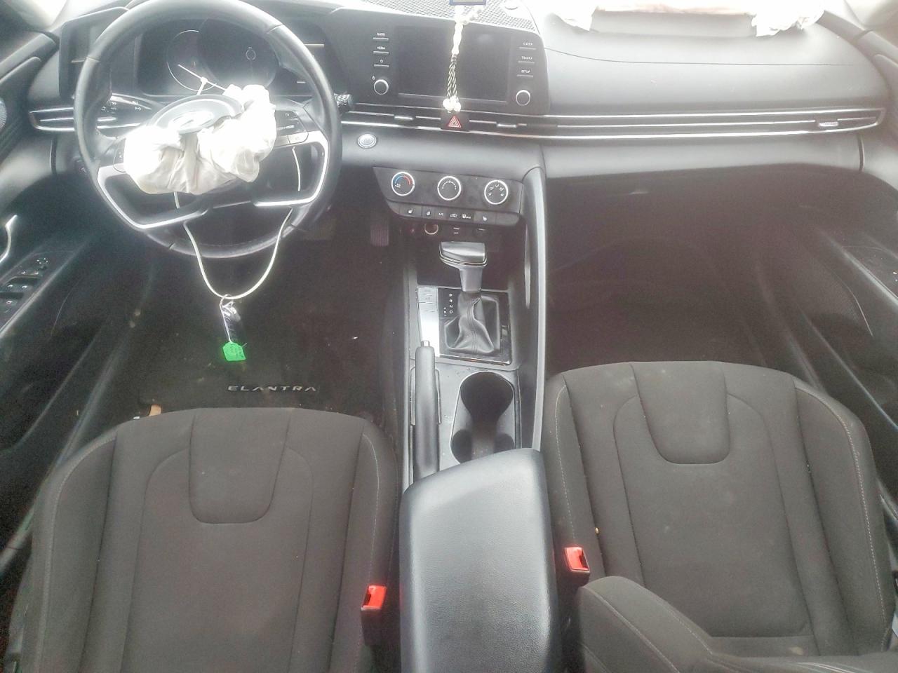 2021 HYUNDAI ELANTRA SEL photo 8