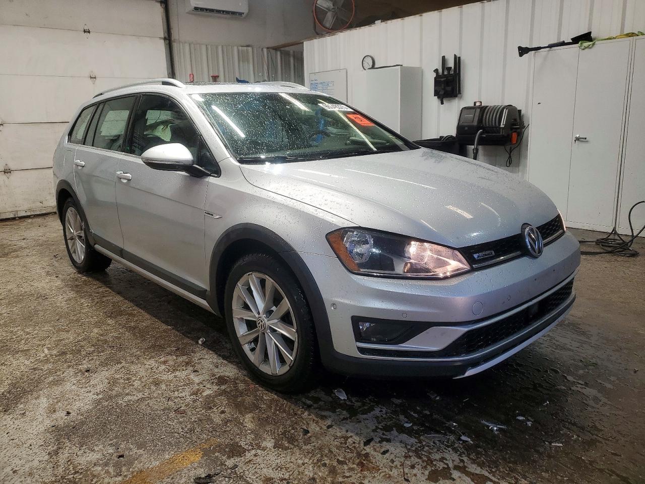 2017 VOLKSWAGEN GOLF ALLTRACK S photo 4