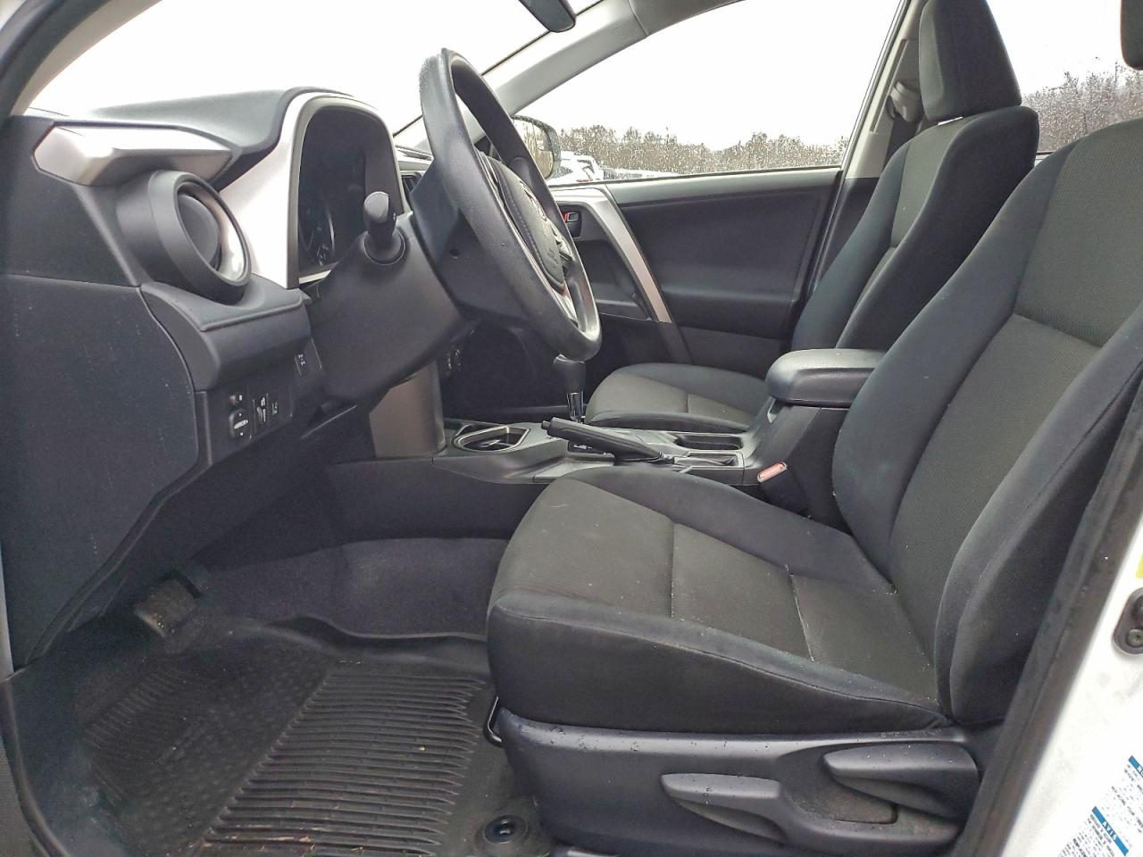 2017 TOYOTA RAV4 LE photo 7