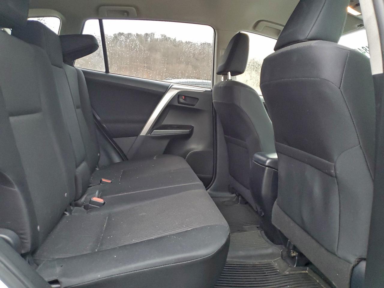 2017 TOYOTA RAV4 LE photo 11