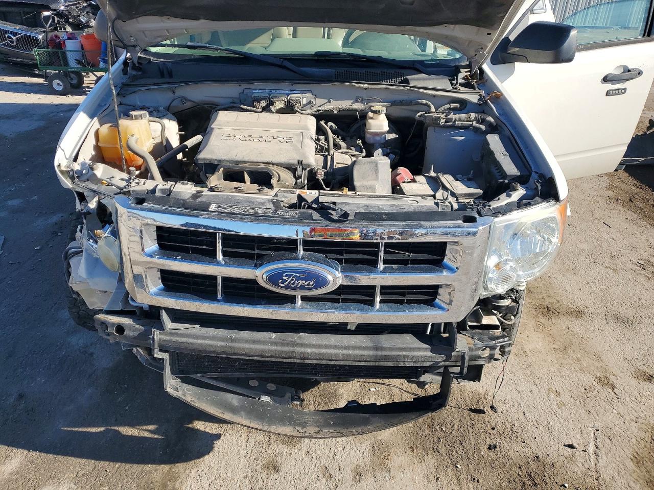 2011 FORD ESCAPE XLT photo 12