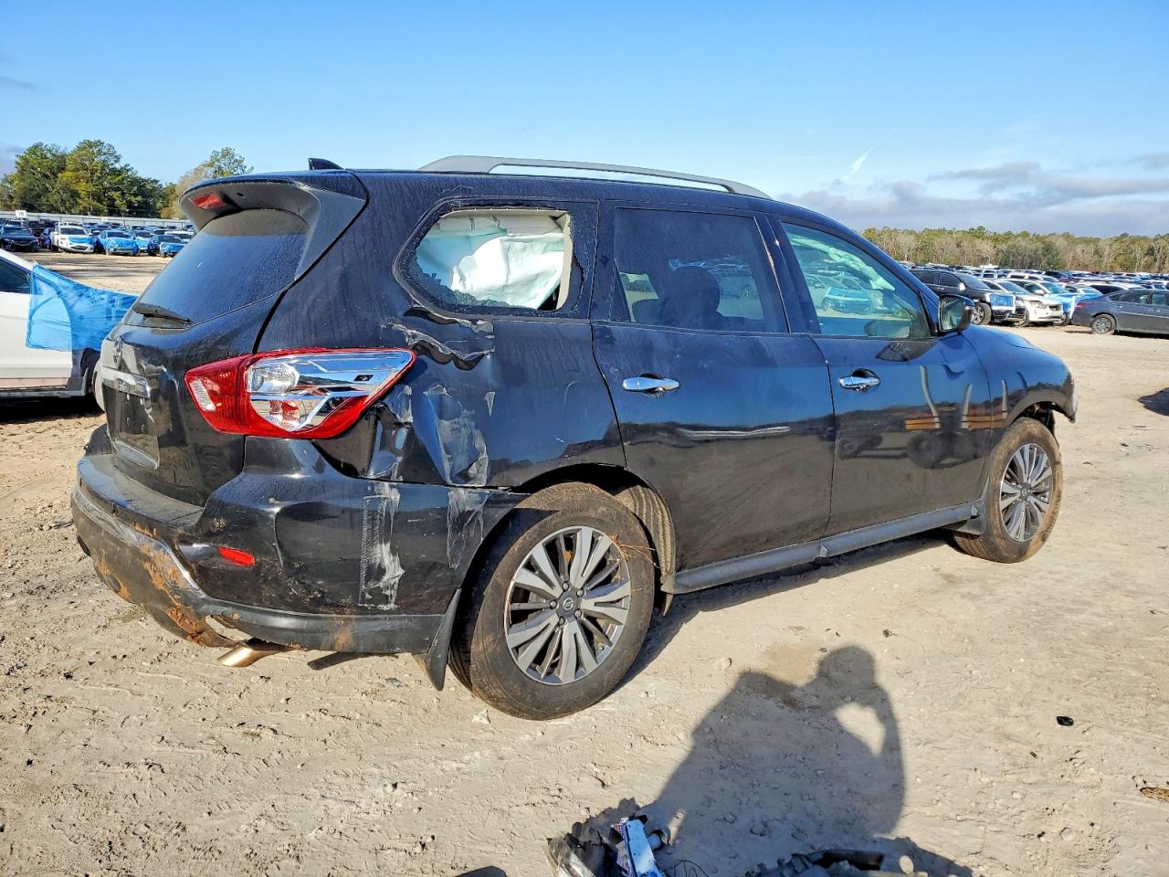 2020 NISSAN PATHFINDER S photo 3