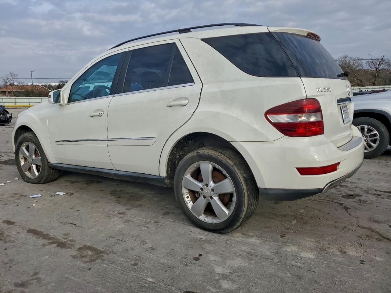 2011 MERCEDES-BENZ ML 350 photo 2