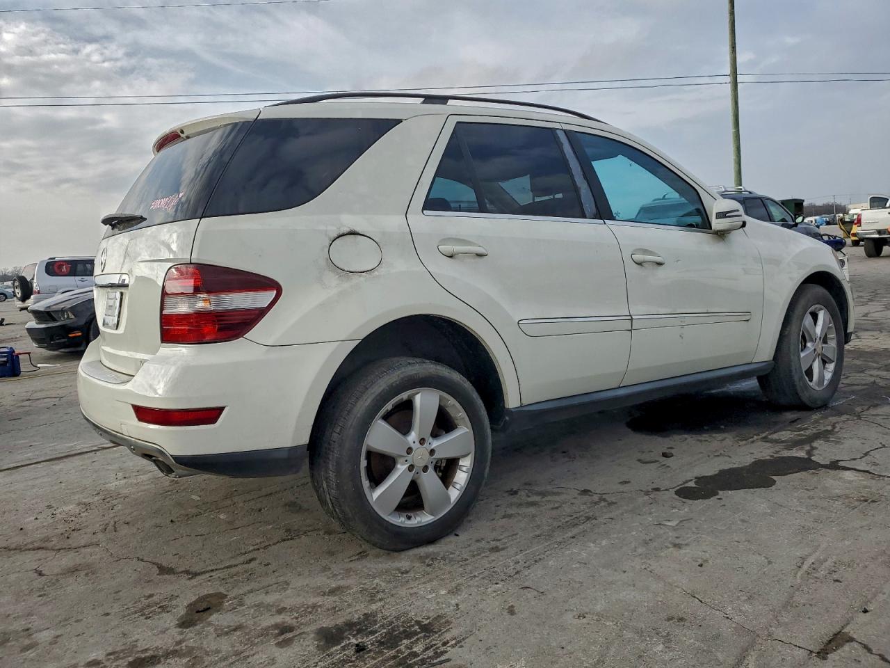 2011 MERCEDES-BENZ ML 350 photo 3