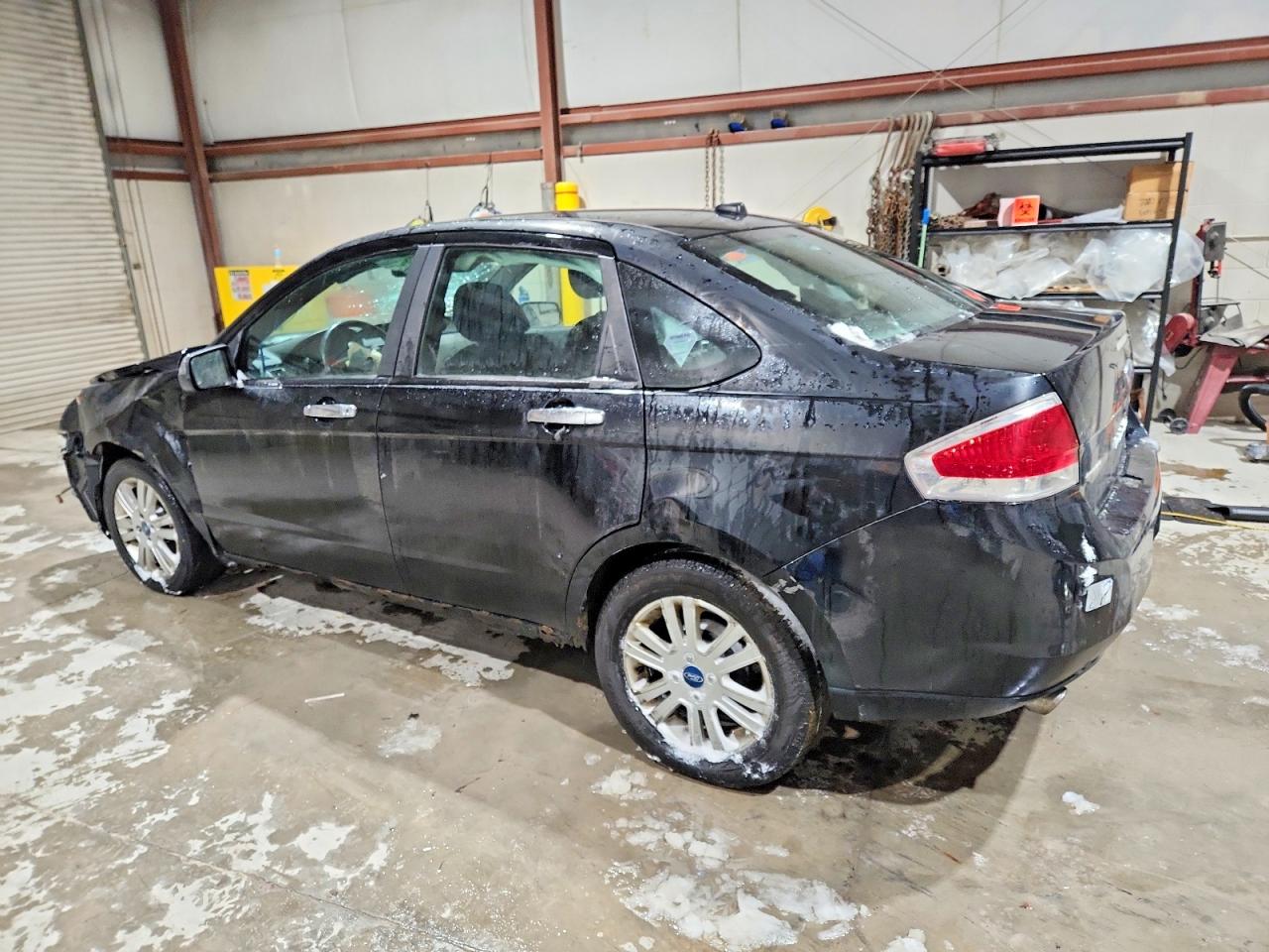 2008 FORD FOCUS SE photo 2