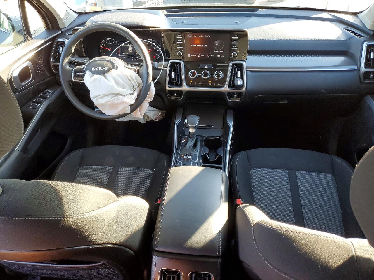 2022 KIA SORENTO LX photo 8