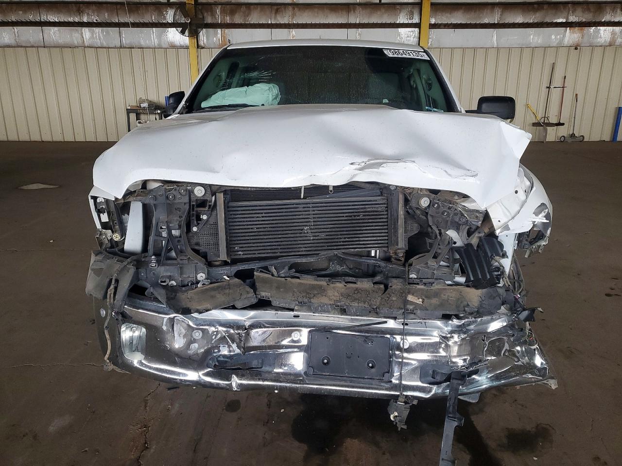 2016 RAM 1500 SLT photo 5
