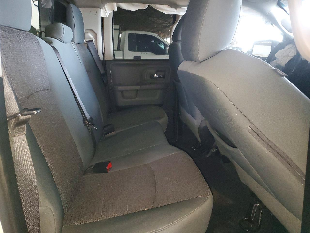 2016 RAM 1500 SLT photo 10