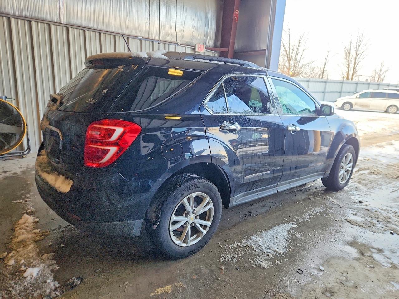 2017 CHEVROLET EQUINOX LT photo 3