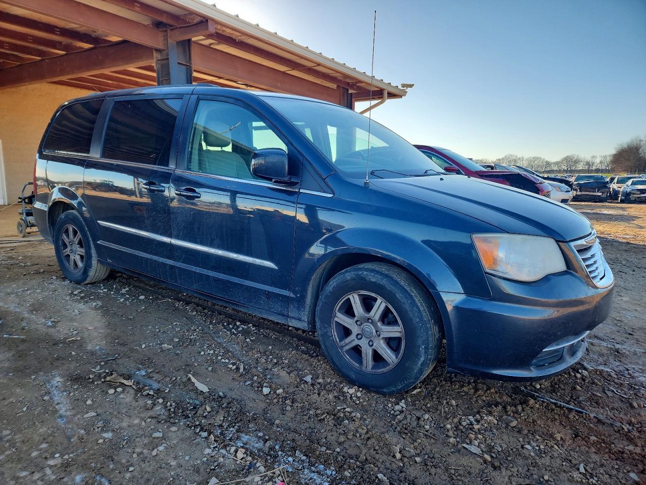 2013 CHRYSLER TOWN & COUNTRY TOURING photo 4