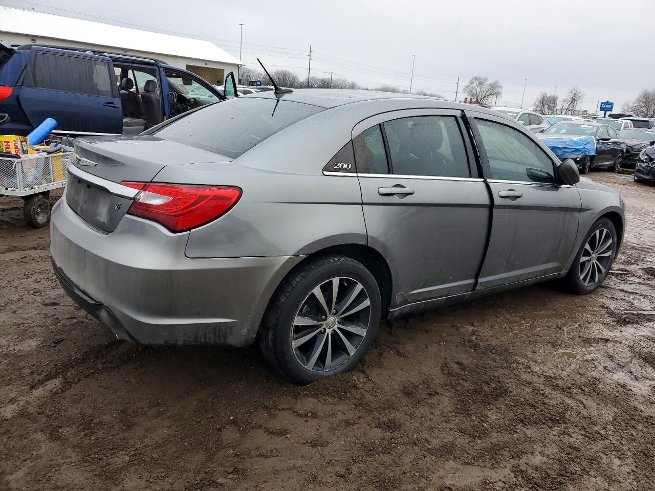 2013 CHRYSLER 200 TOURING photo 3
