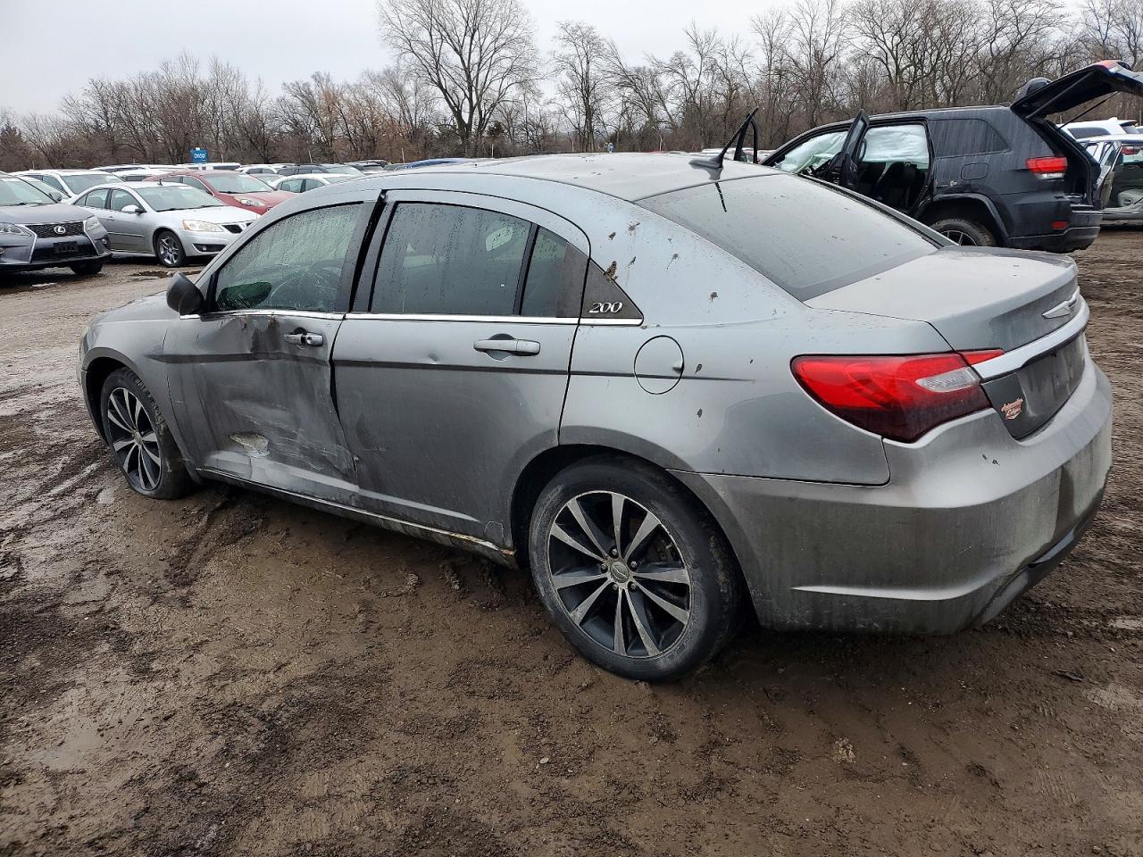 2013 CHRYSLER 200 TOURING photo 2