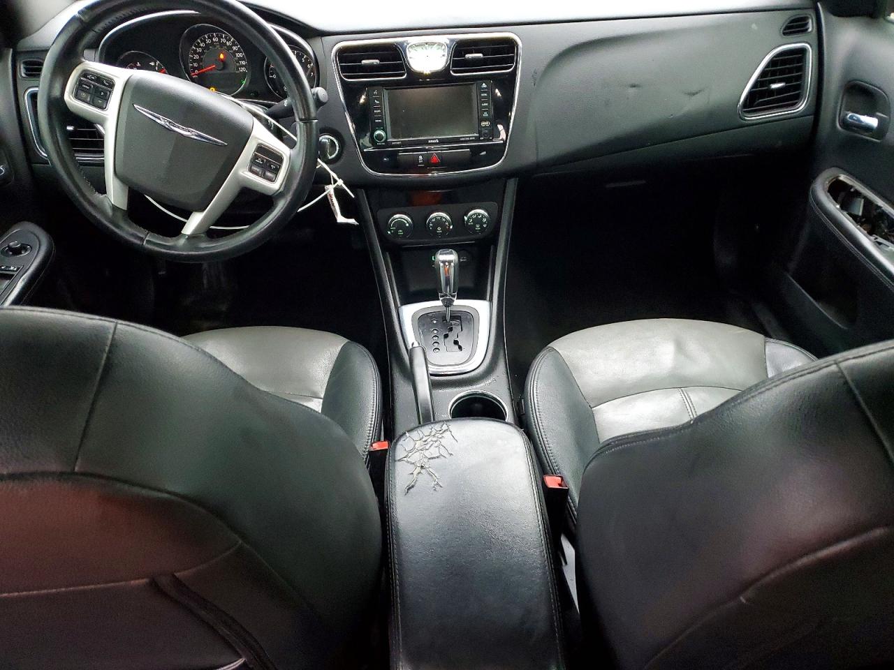 2013 CHRYSLER 200 TOURING photo 8