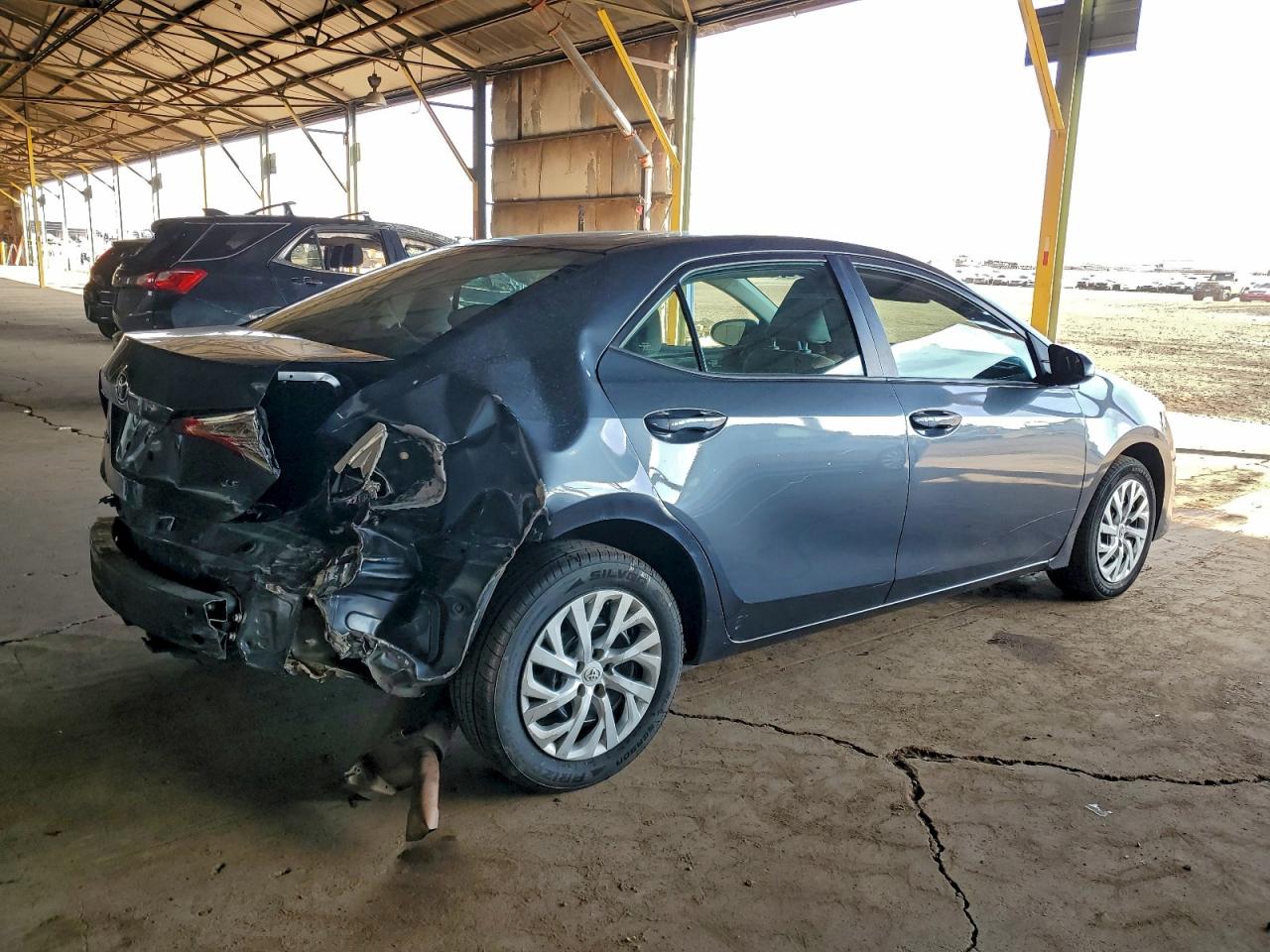 2018 TOYOTA COROLLA L photo 3