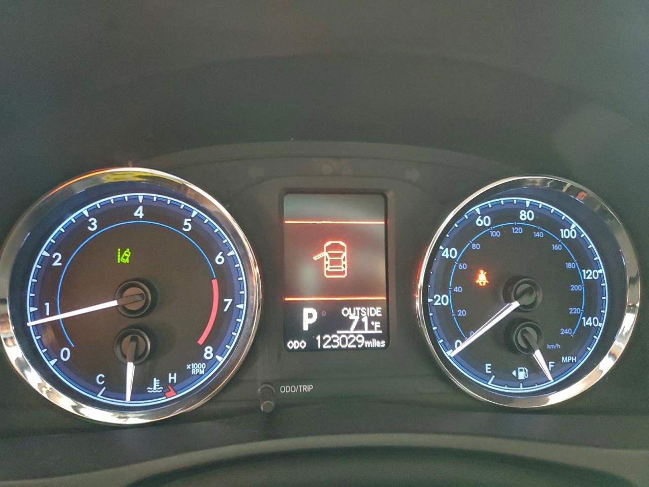 2018 TOYOTA COROLLA L photo 9
