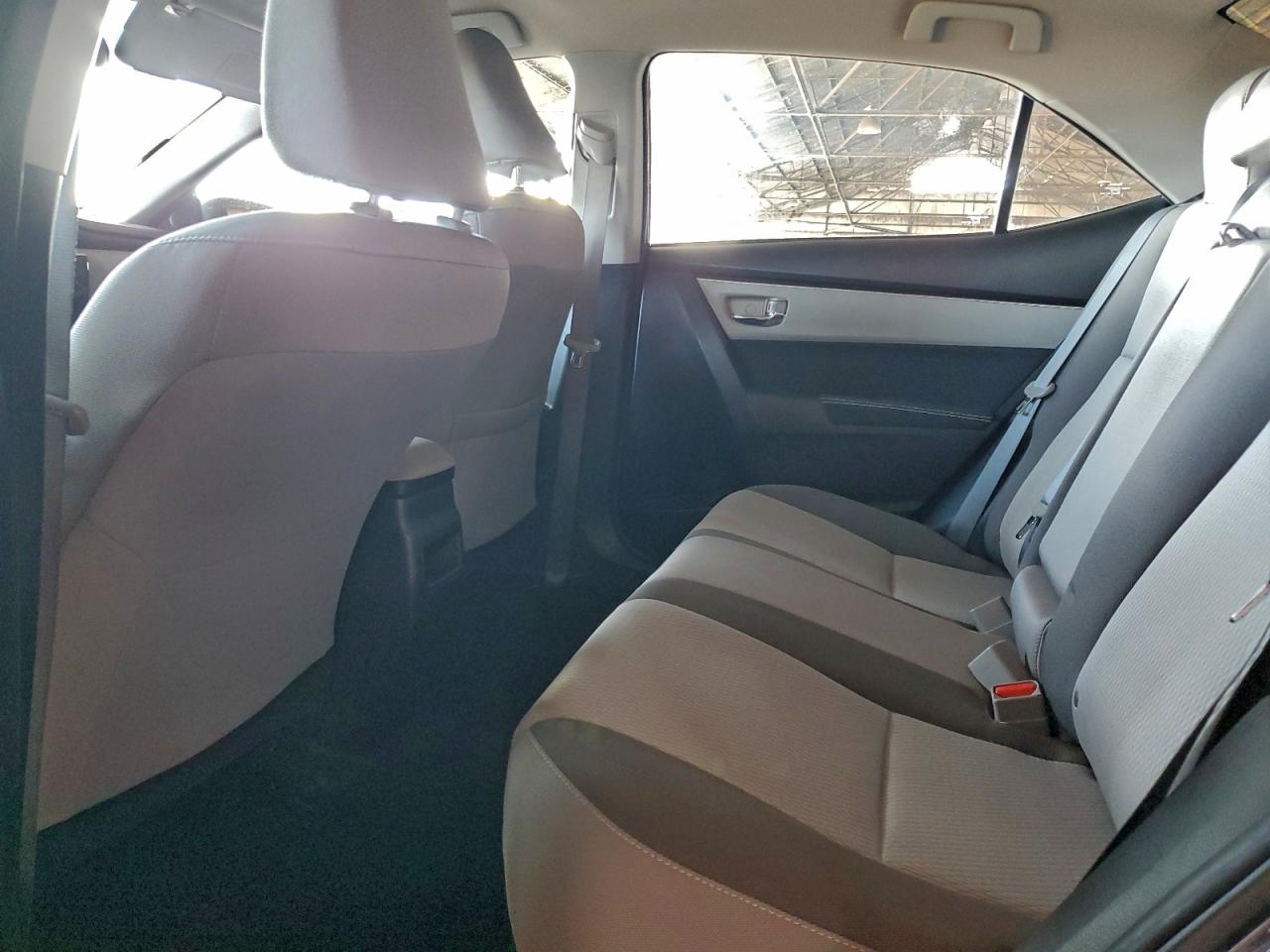 2018 TOYOTA COROLLA L photo 10