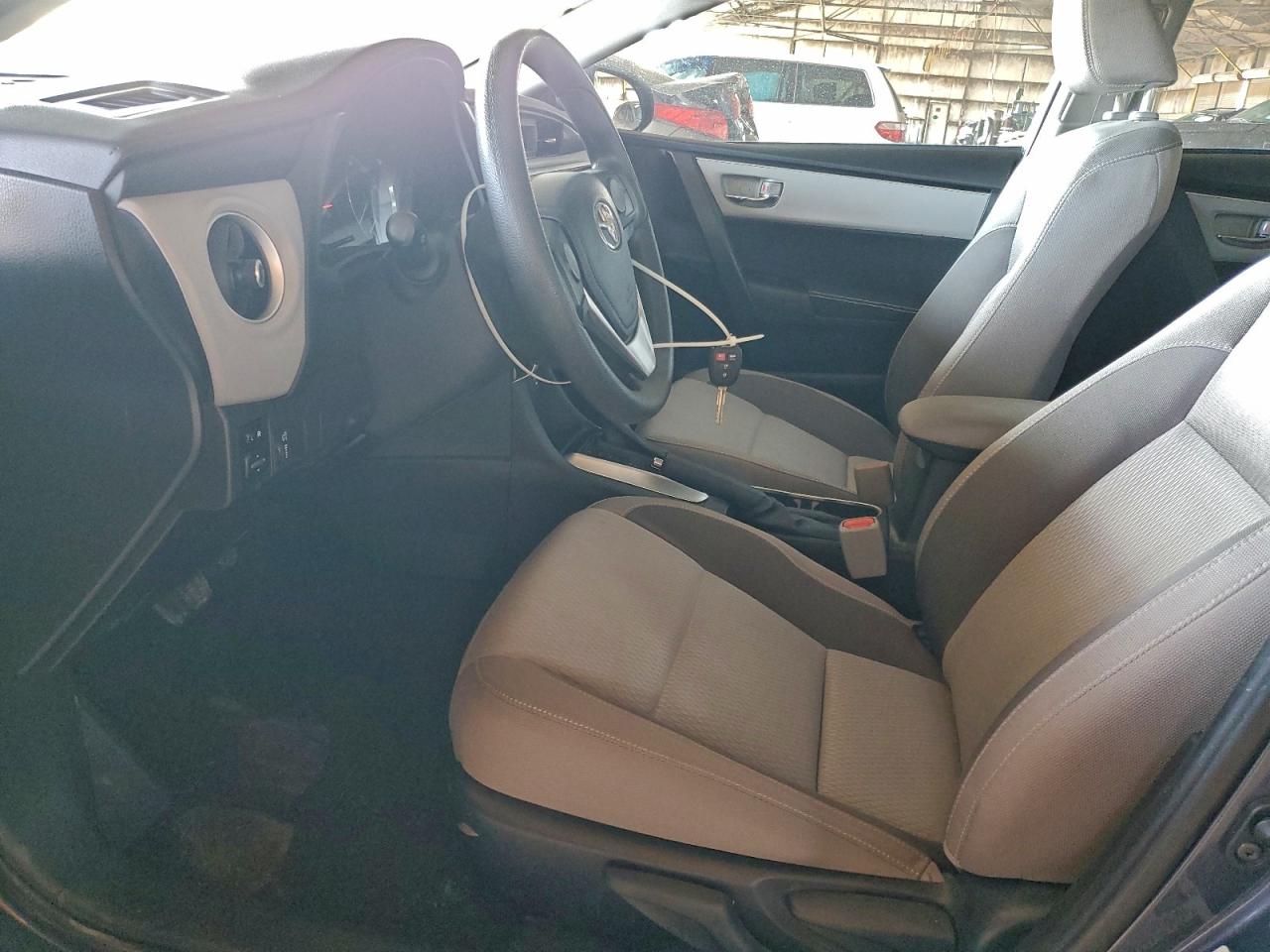 2018 TOYOTA COROLLA L photo 7