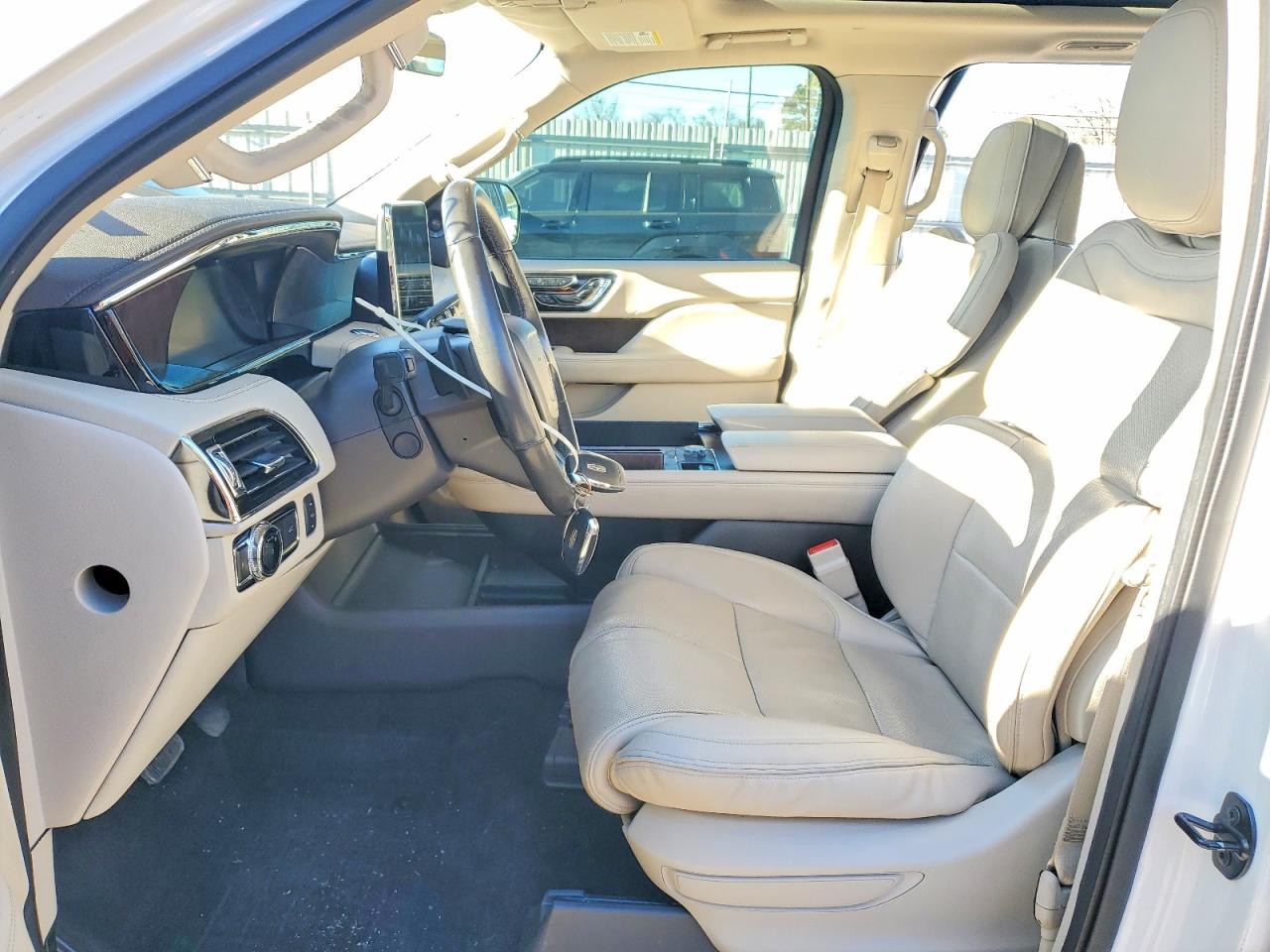 2019 LINCOLN NAVIGATOR RESERVE photo 7