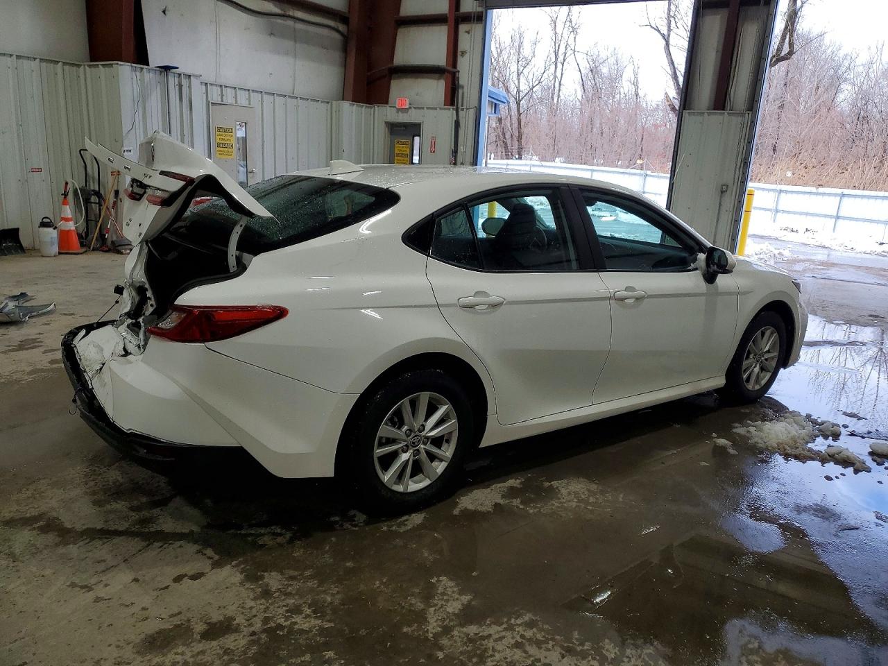 2025 TOYOTA CAMRY LE photo 3