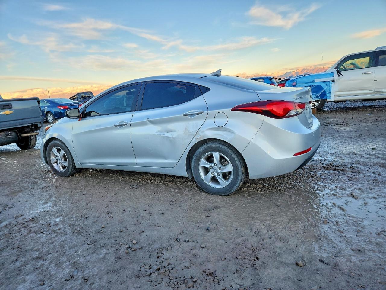2015 HYUNDAI ELANTRA SE photo 2