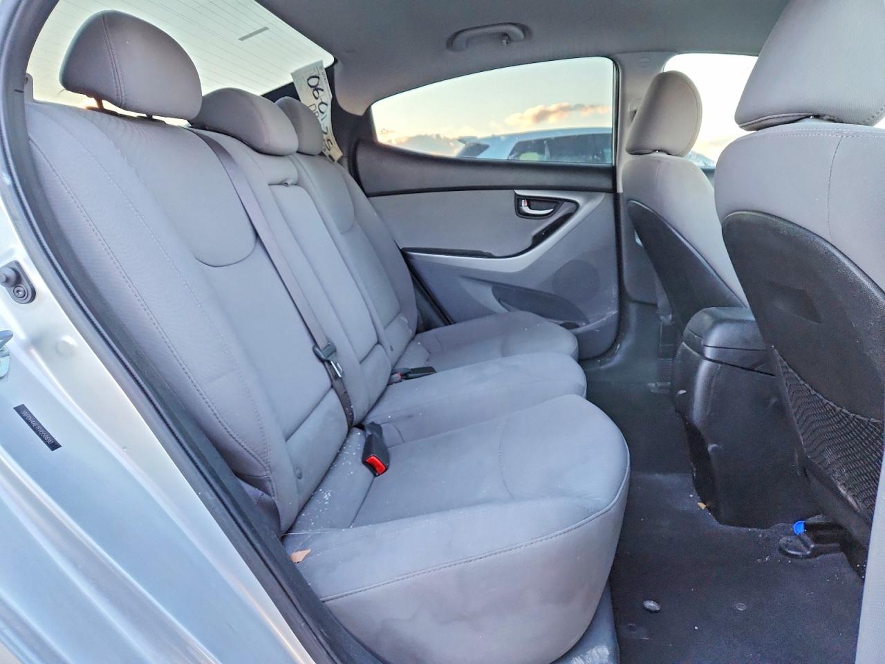 2015 HYUNDAI ELANTRA SE photo 10