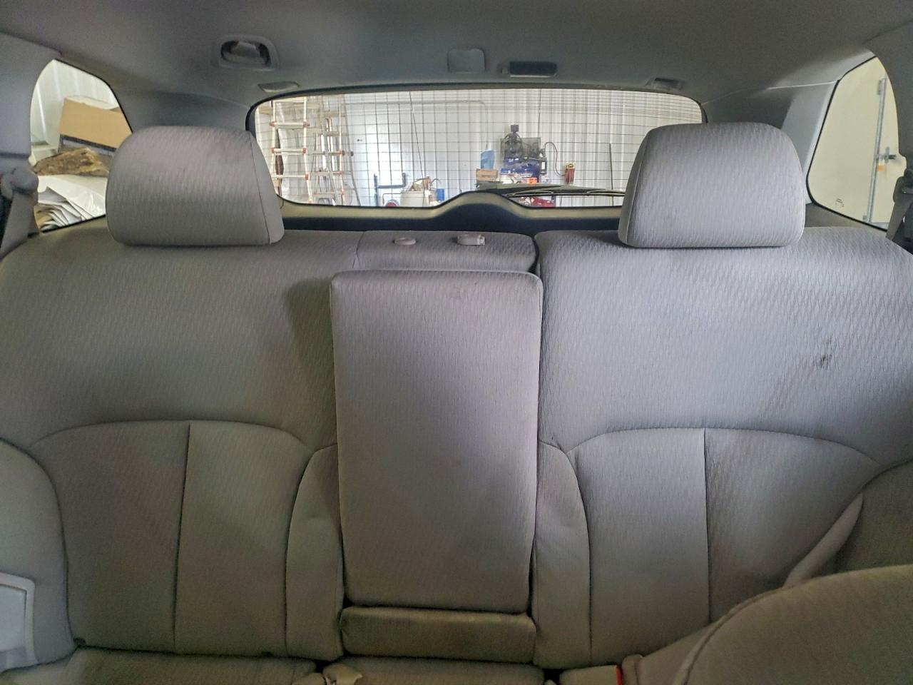 2011 SUBARU OUTBACK 2.5I PREMIUM photo 10