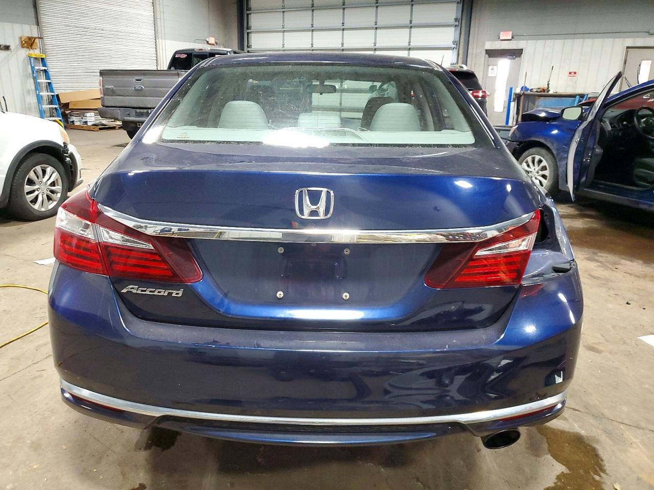 2016 HONDA ACCORD LX photo 6