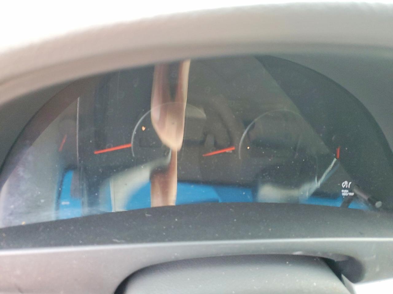 2010 TOYOTA CAMRY SE photo 9