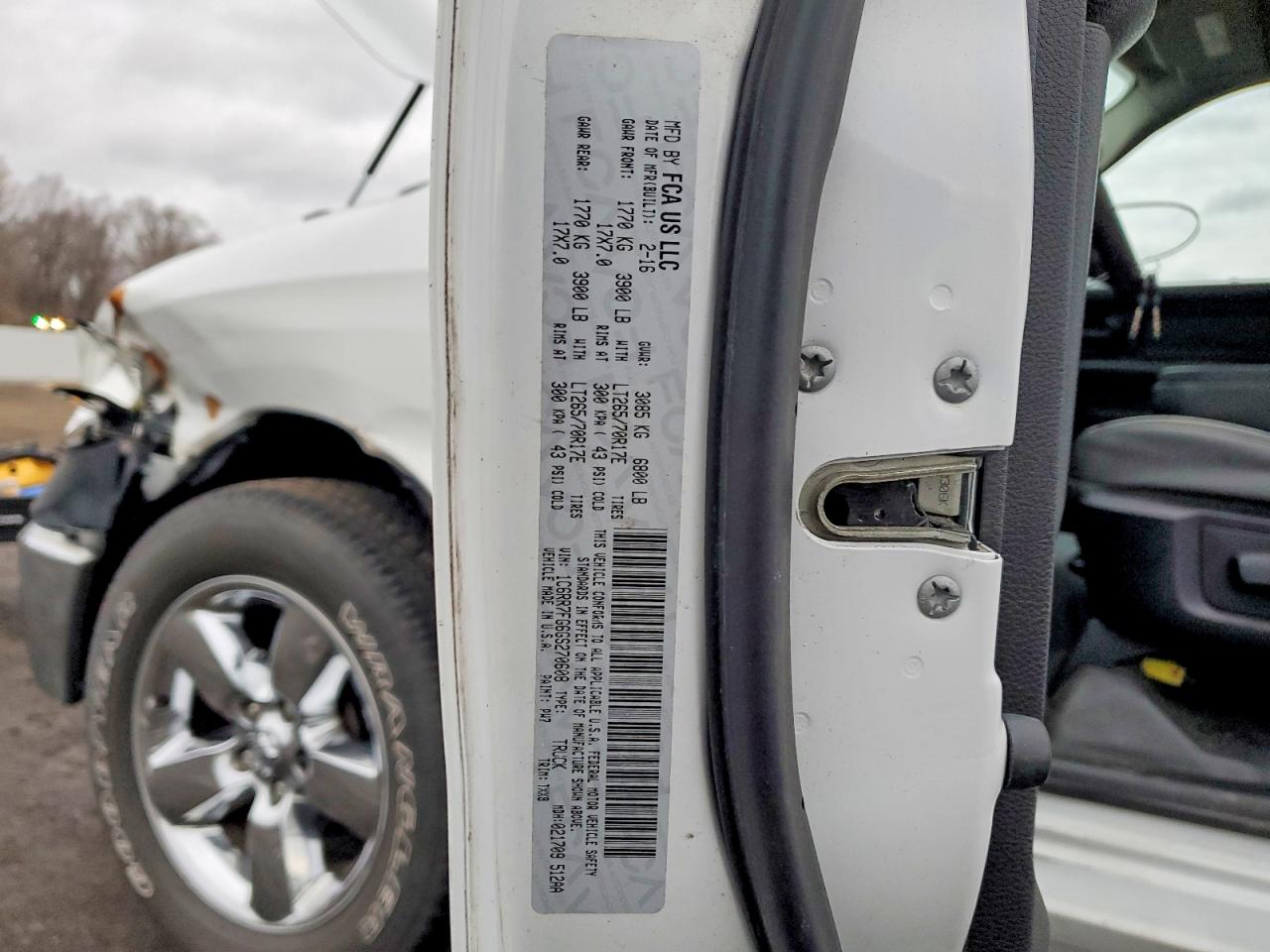 2016 RAM 1500 ST photo 12