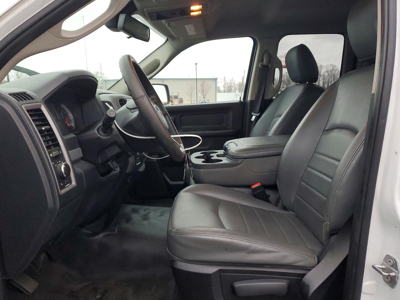 2016 RAM 1500 ST photo 7