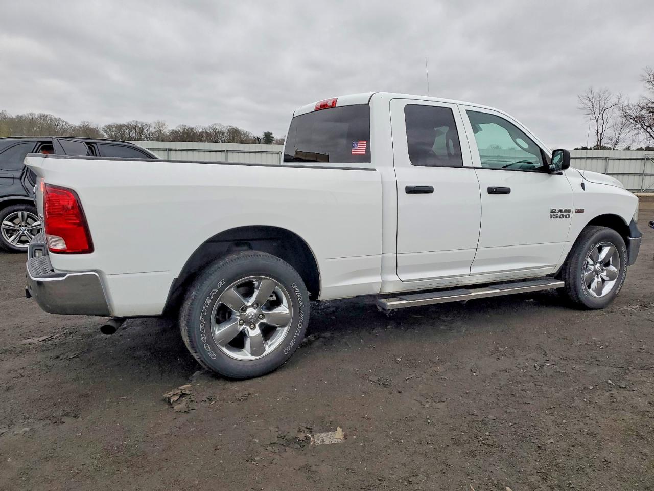 2016 RAM 1500 ST photo 3