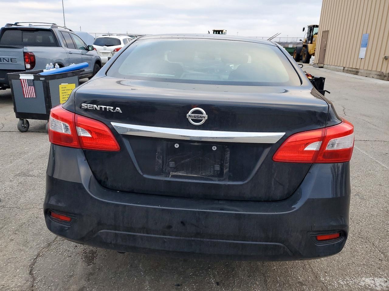 2018 NISSAN SENTRA S photo 6