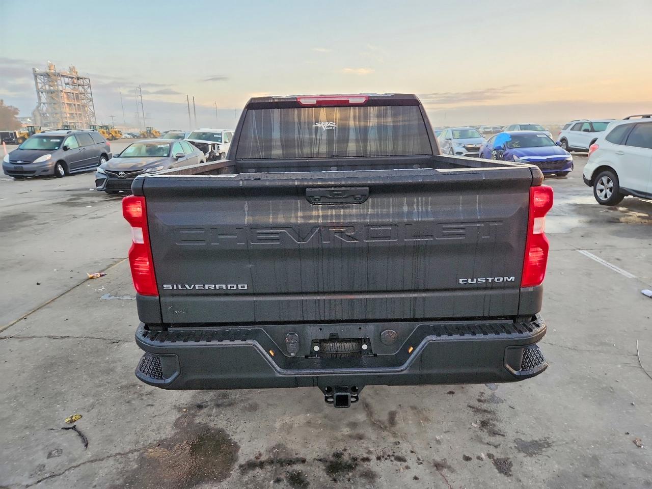 2025 CHEVROLET SILVERADO C1500 CUSTOM photo 6