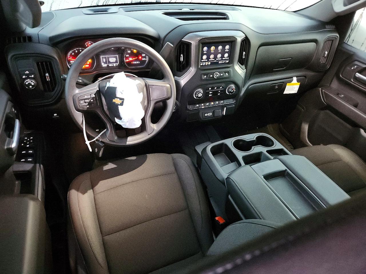2025 CHEVROLET SILVERADO C1500 CUSTOM photo 8