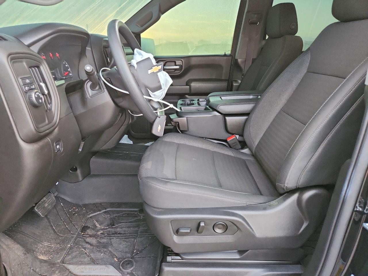 2025 CHEVROLET SILVERADO C1500 CUSTOM photo 7