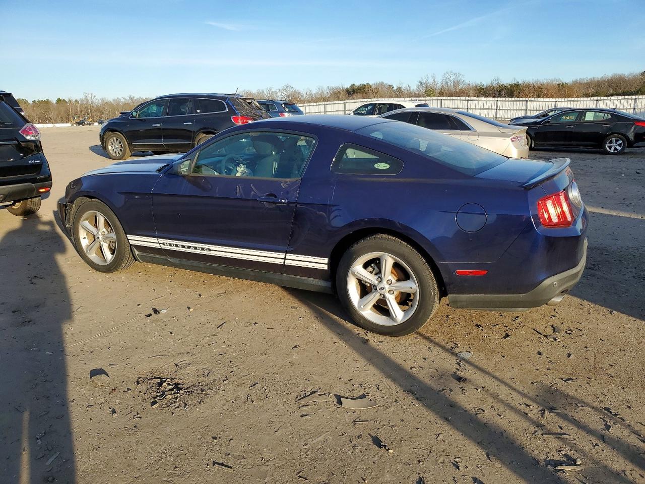 2012 FORD MUSTANG photo 2