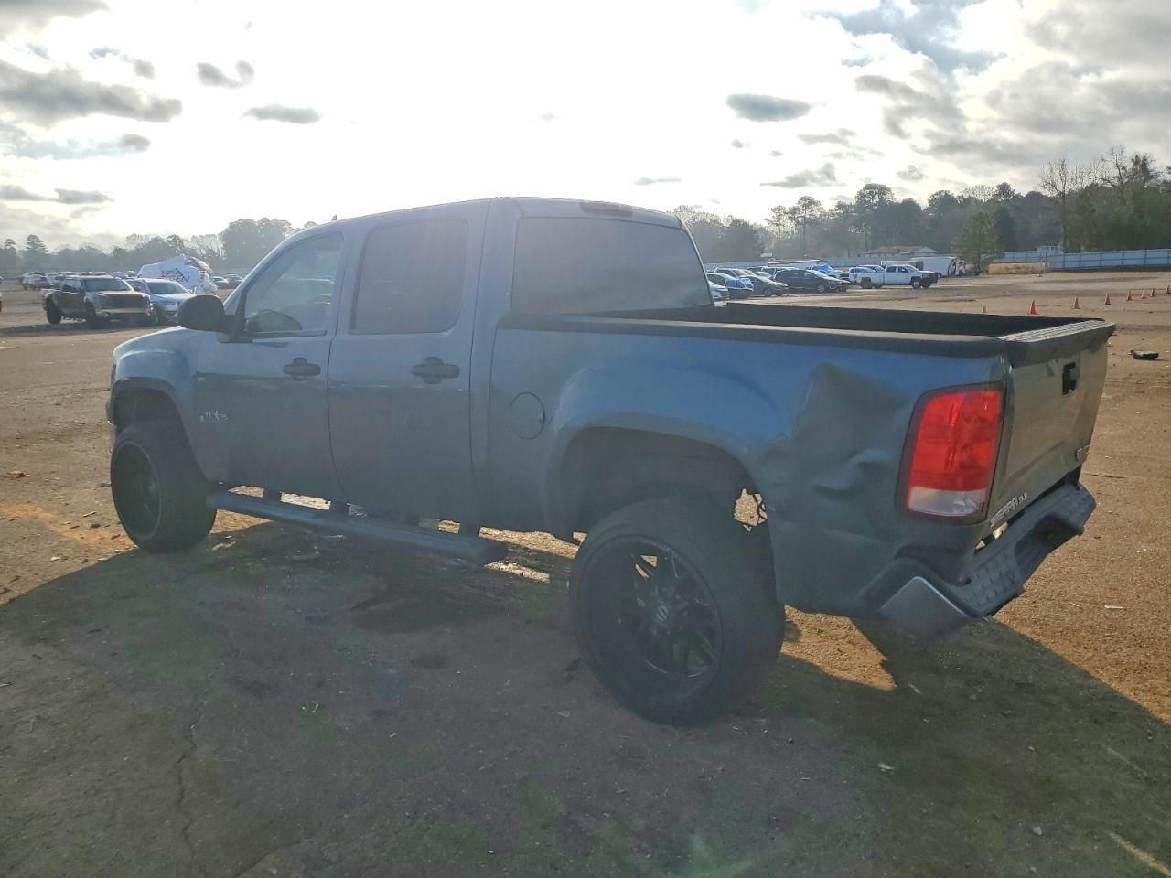 2007 GMC NEW SIERRA C1500 photo 2