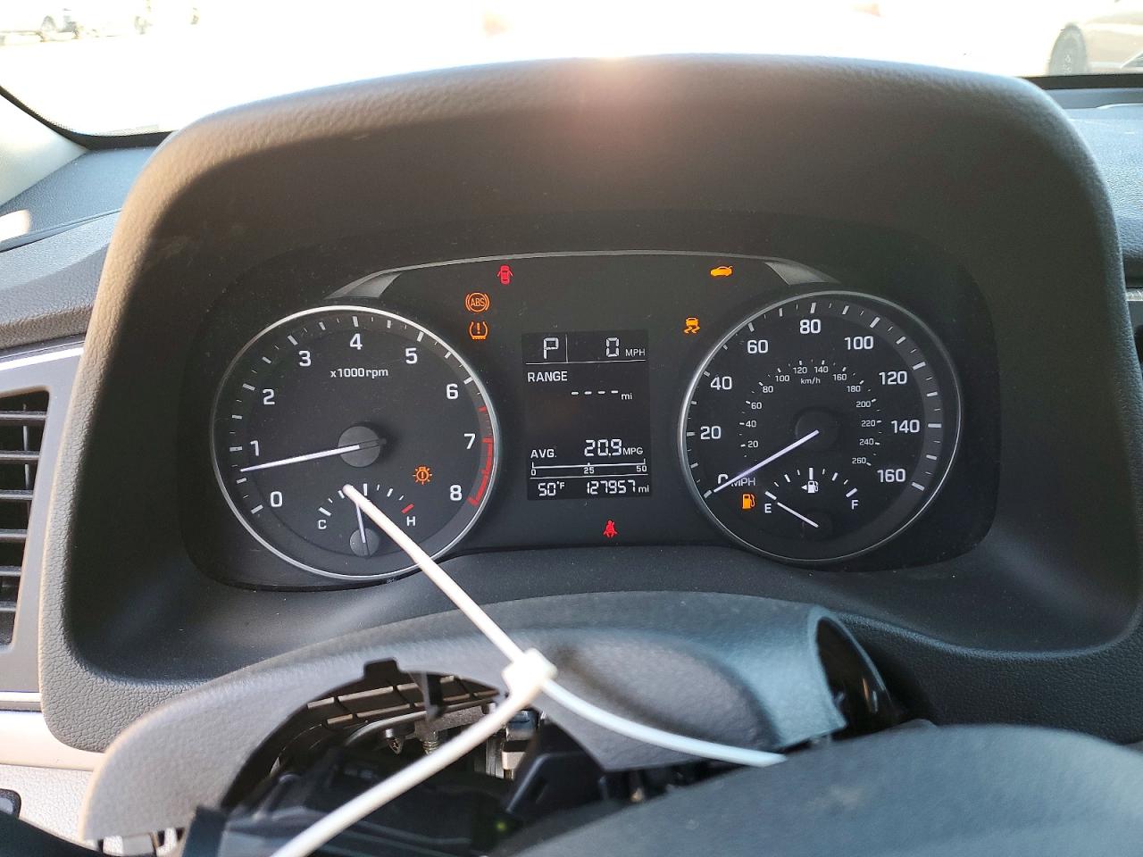 2017 HYUNDAI ELANTRA SE photo 9