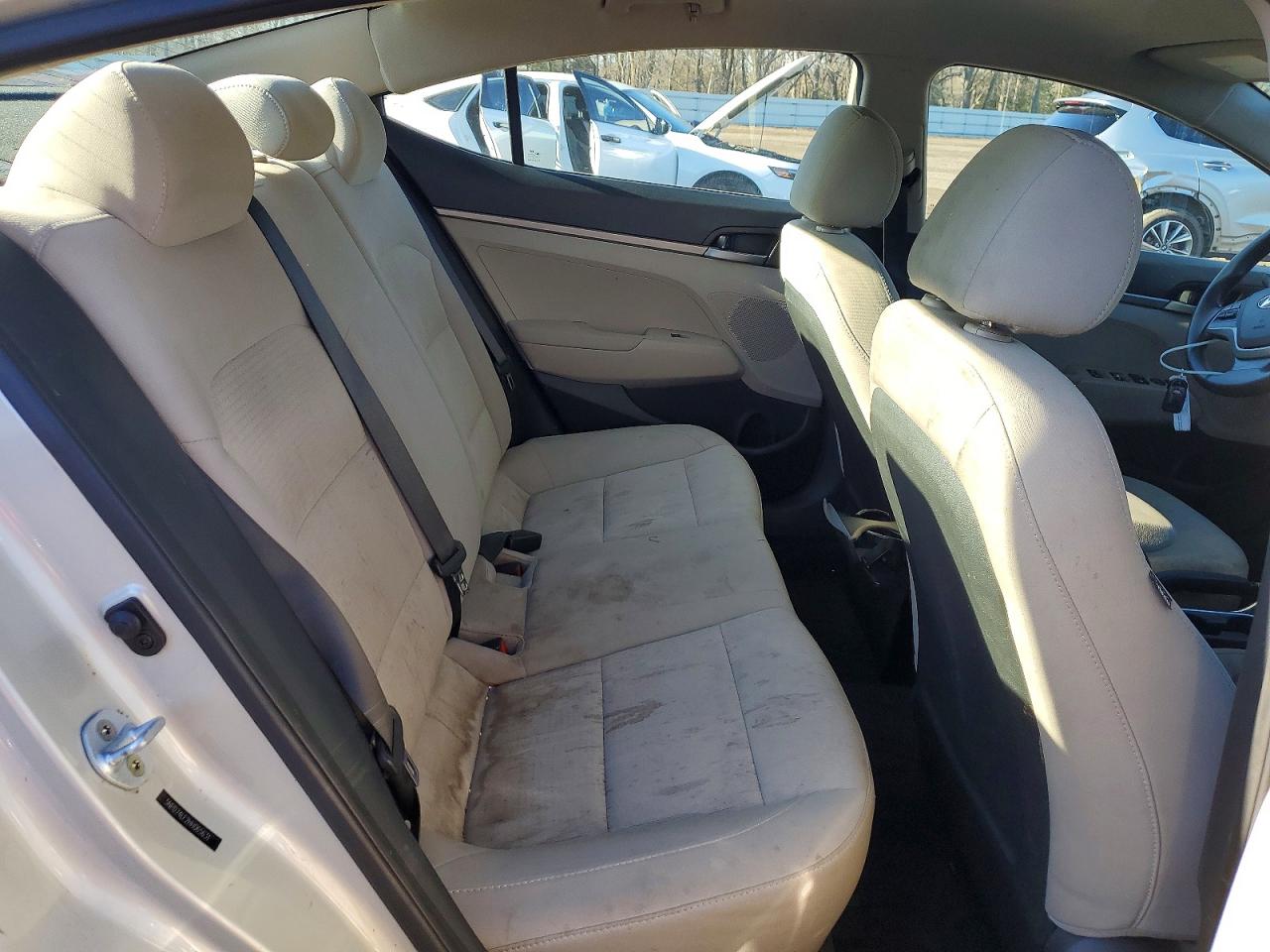2017 HYUNDAI ELANTRA SE photo 10