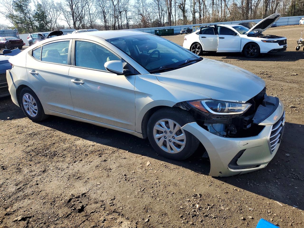 2017 HYUNDAI ELANTRA SE photo 4